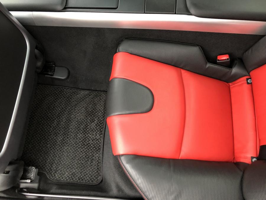 Детали интерьера Mazda RX-8 2005 года  (фото 128 из 197)
